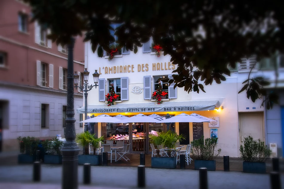 Artisan poissonnier situé face à la mairie, nous vous proposons des arrivages quotidiens, des conseils experts et une fraîcheur garantie.