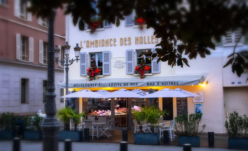 Poissonnerie et restaurant L'ambiance des Halles vue de l'extérieur